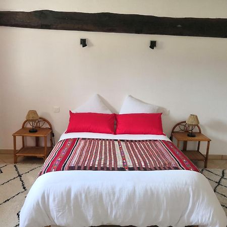 La Marquise Penchee Bed & Breakfast Orsennes Exterior foto